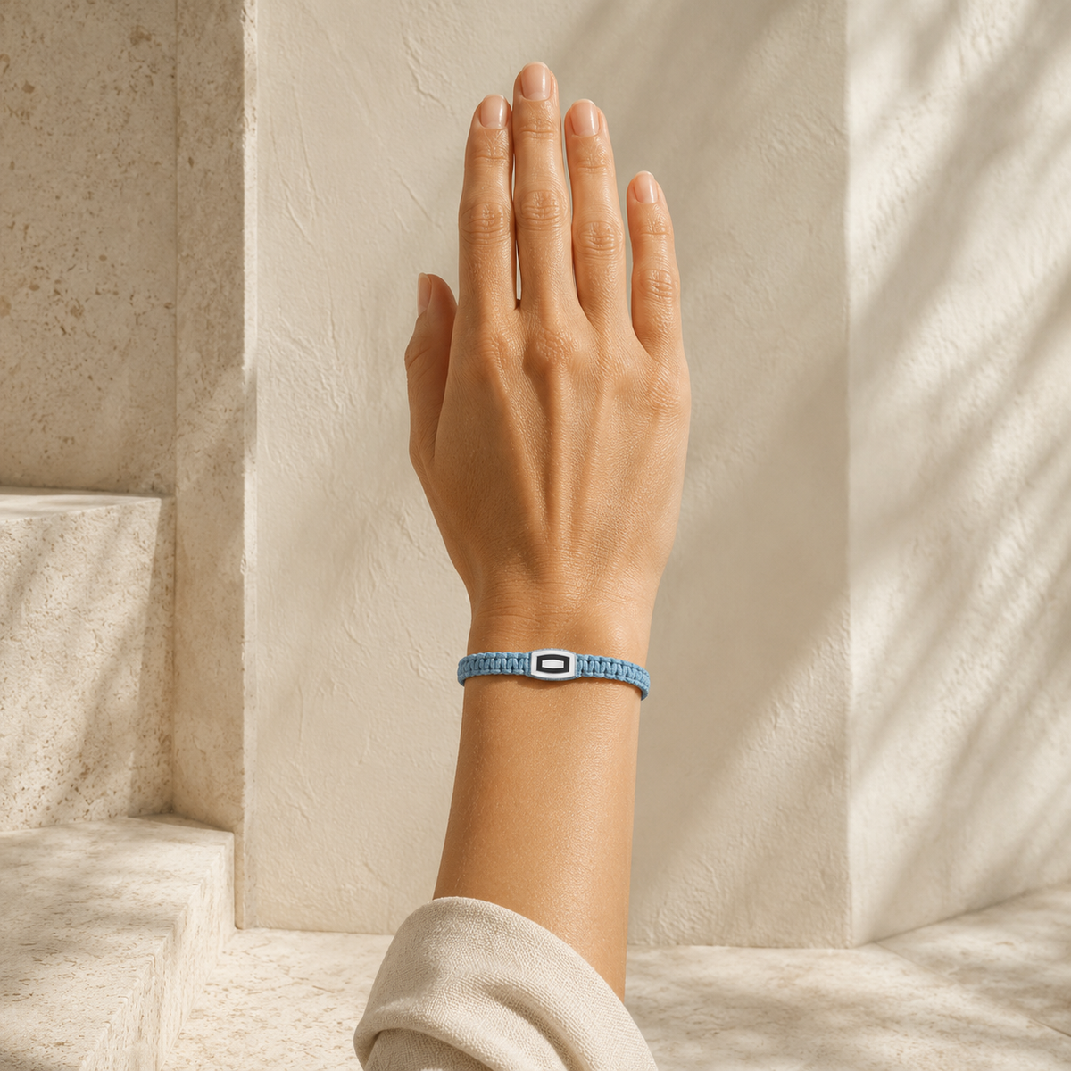 The Tonneau Composition — White Gold / Light Blue