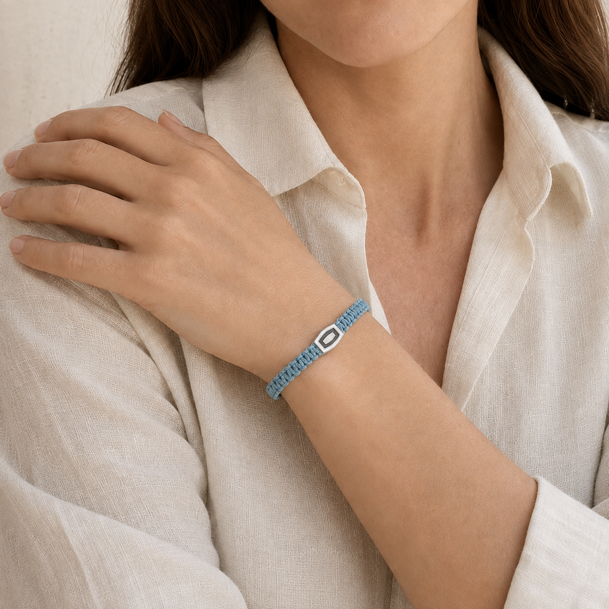 The Tonneau Composition — White Gold / Light Blue