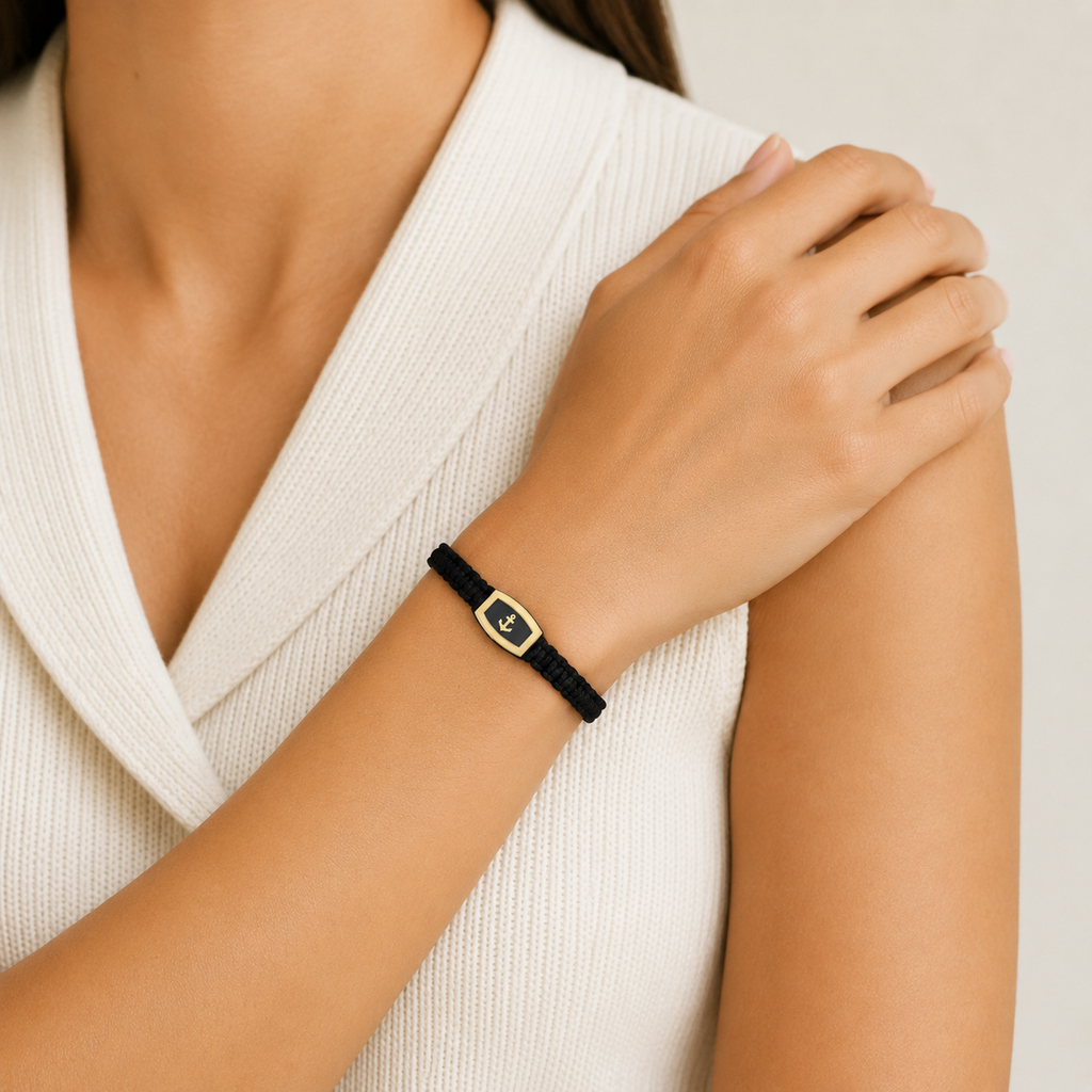The Anchor Composition — Yellow Gold / Black